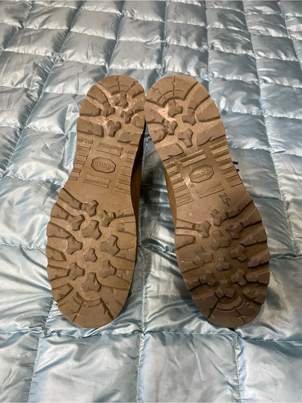 In good shape Men’s Danner Light Brown Leather Hiking Boots w/Blue Sz 10 $330